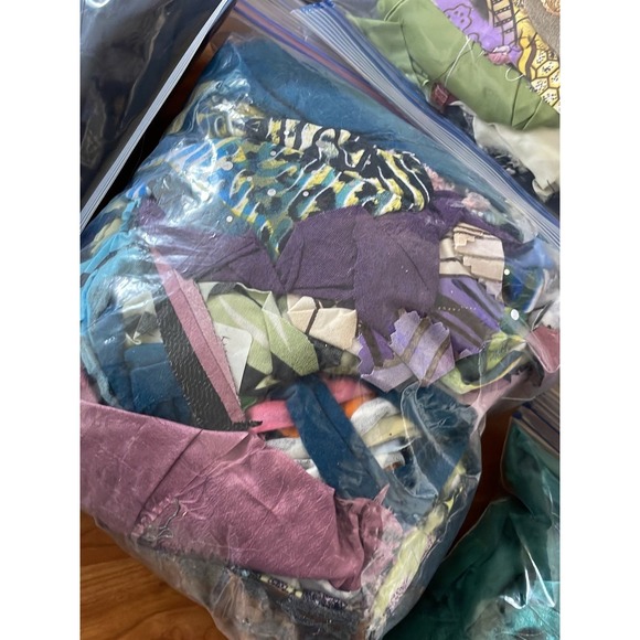 Lot of Fabric Scraps - Picture 5 of 5